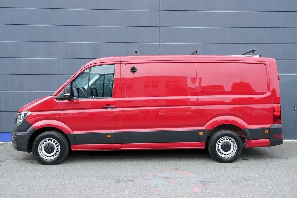 Gebraucht VW Crafter 102 PS (75 kW) 2022 Rot Van