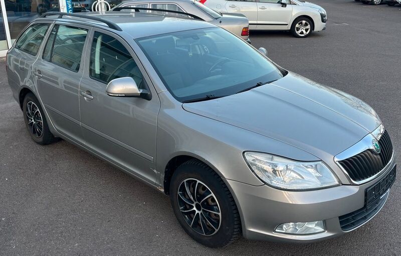 Beige Gebraucht 2011 Skoda Octavia Kombi | 5.300 € (Guter Preis) - Bild 1/4