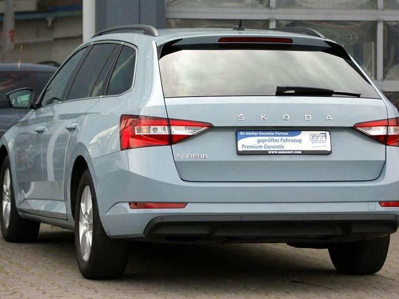 Gebraucht Skoda Superb Ambition 150 PS (110 kW) 2022 Grau Kombi