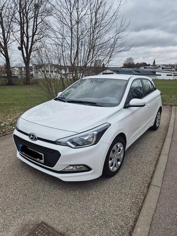 Gebraucht Hyundai i20 Active 84 PS (61 kW) 2017 Weiß Kleinwagen