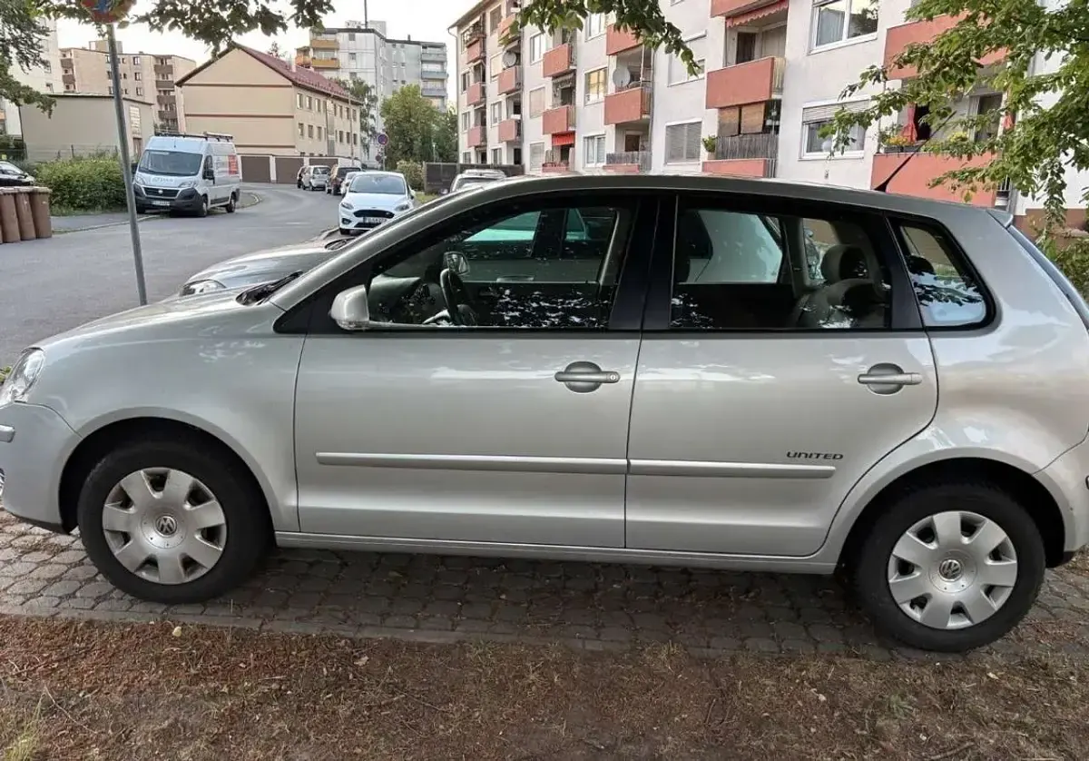 Gebraucht VW Polo Comfortline 80 PS (58 kW) 2009 Grau Kleinwagen