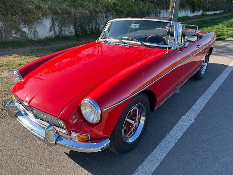 Second-hand MG B 102 CP (75 kW) 1978 Roșu Cabrio