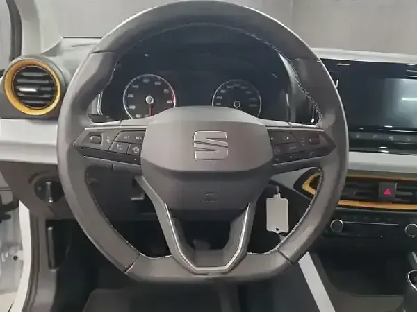 Gebraucht Seat Arona Style 110 PS (80 kW) 2023 Nevada weiß metallic SUV