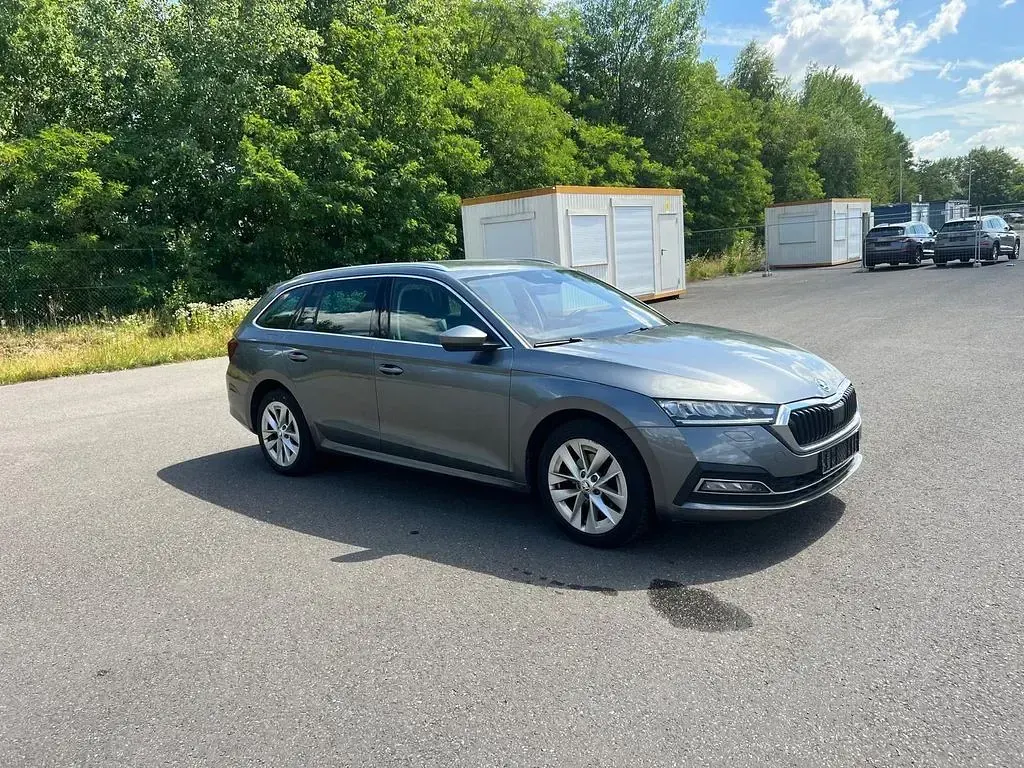 Gebraucht Skoda Octavia Ambition 150 PS (110 kW) 2021 Grau Kombi