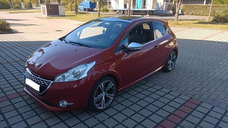 Rot Gebraucht 2015 Peugeot 208 GTi Kleinwagen | 8.900 € (Fairer Preis) - Bild 1/4