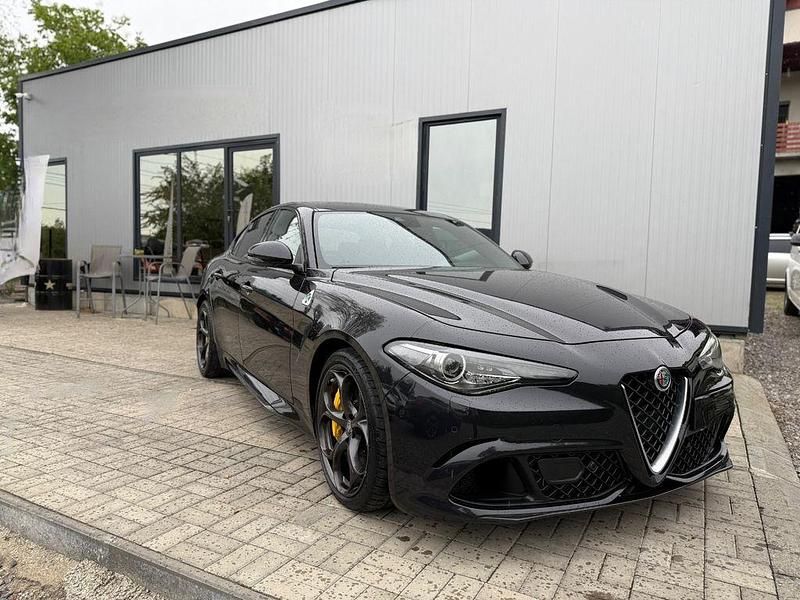Schwarz Gebraucht 2020 Alfa Romeo Giulia Limousine | 73.299 € - Bild 1/4