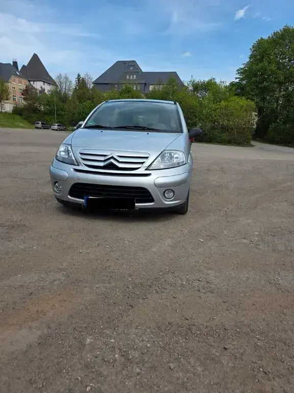 Gebraucht Citroën C3 Comfort 73 PS (53 kW) 2005 Silber Limousine