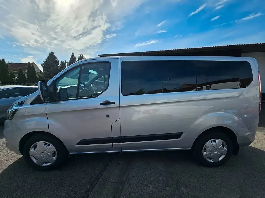 Gebraucht Ford Transit 131 PS (96 kW) 2018 Silber Kombi
