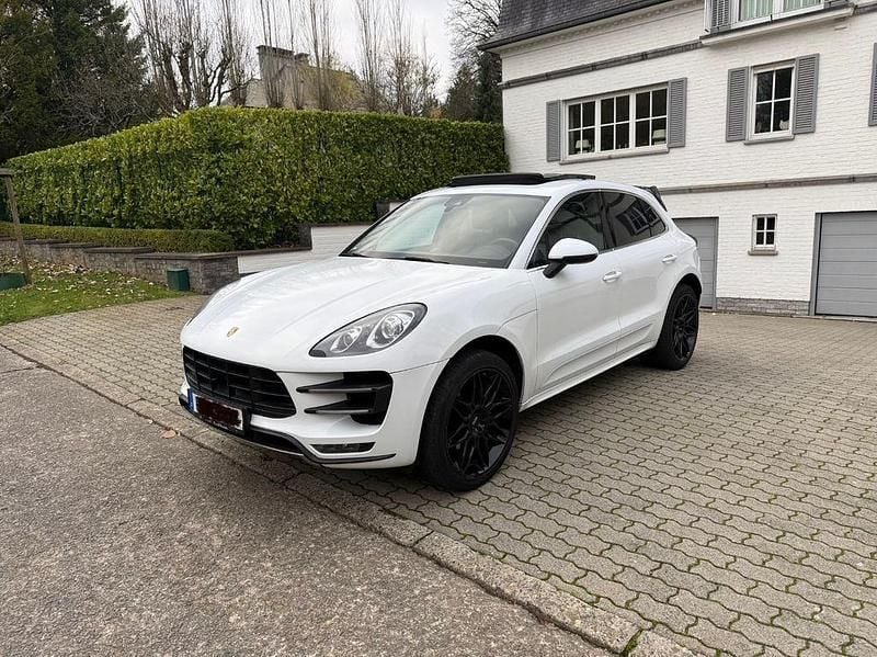 Braun Gebraucht 2014 Porsche Macan Turbo Sport SUV | 26.500 € (Fairer Preis) - Bild 1/4