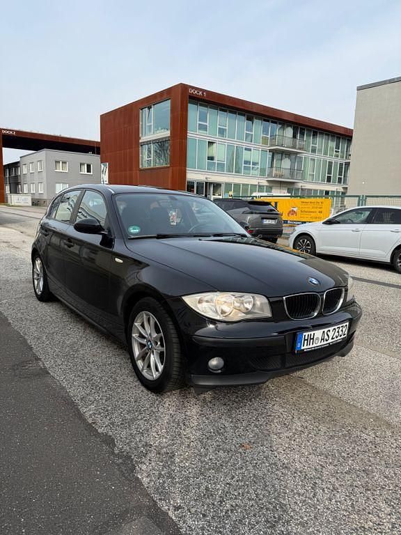 Gebraucht BMW 118 122 PS (89 kW) 2007 Schwarz Kleinwagen