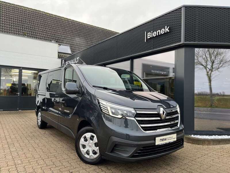 Gebraucht Renault Trafic Life 150 PS (110 kW) 2023 Kometengrau Van / Kleinbus