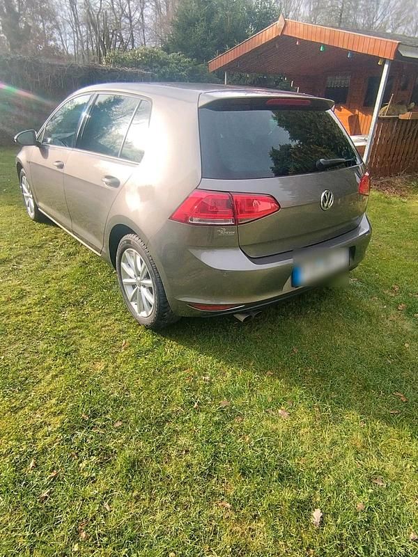Gebraucht VW Golf VII 125 PS (91 kW) 2015 Grau Limousine