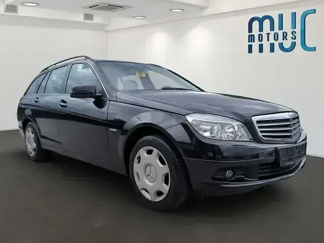 Second-hand Mercedes C220 170 CP (125 kW) 2009 Negru Berlinǎ