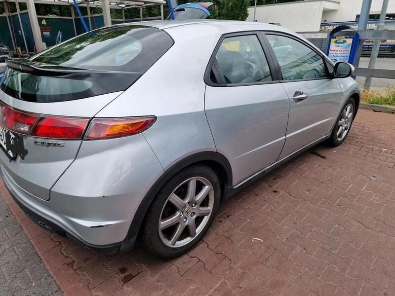 Silber Gebraucht 2006 Honda Civic Kleinwagen | 3.590 € - Bild 1/4