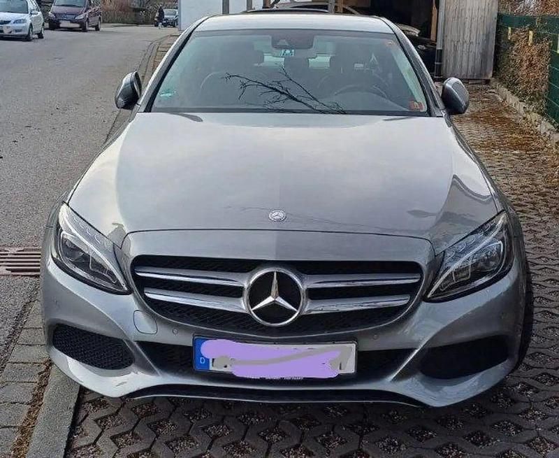 Grau Gebraucht 2016 Mercedes C200 Avantgarde Limousine | 15.000 € (Guter Preis) - Bild 1/4