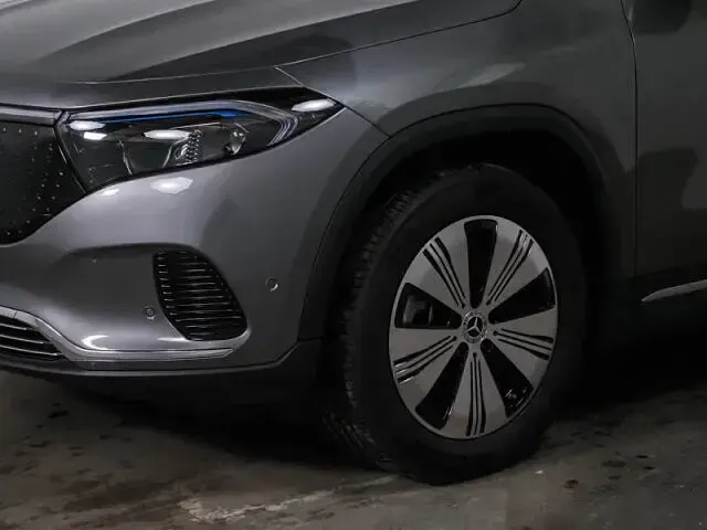 Gebraucht Mercedes EQA250 139 kW (190 PS) 2025 Metalliclack mountaingrau SUV