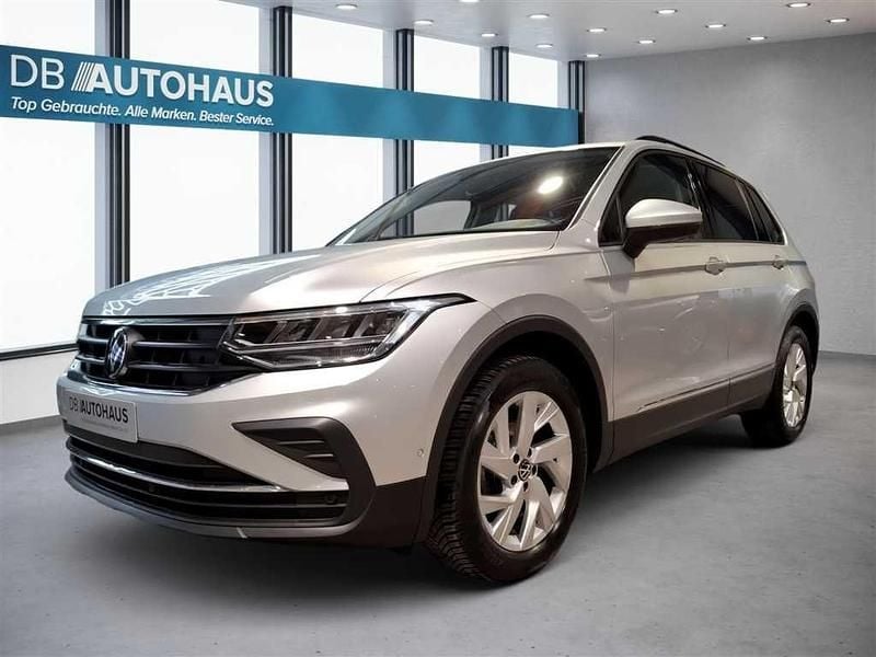 Silber Gebraucht 2023 VW Tiguan Life SUV | 27.390 € (Guter Preis) - Bild 1/4