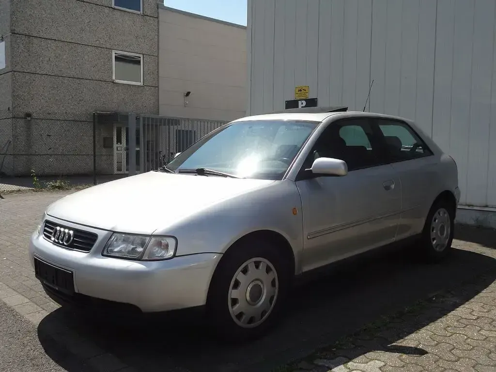 Gebraucht Audi A3 Ambiente 125 PS (91 kW) 2000 Silber Kleinwagen