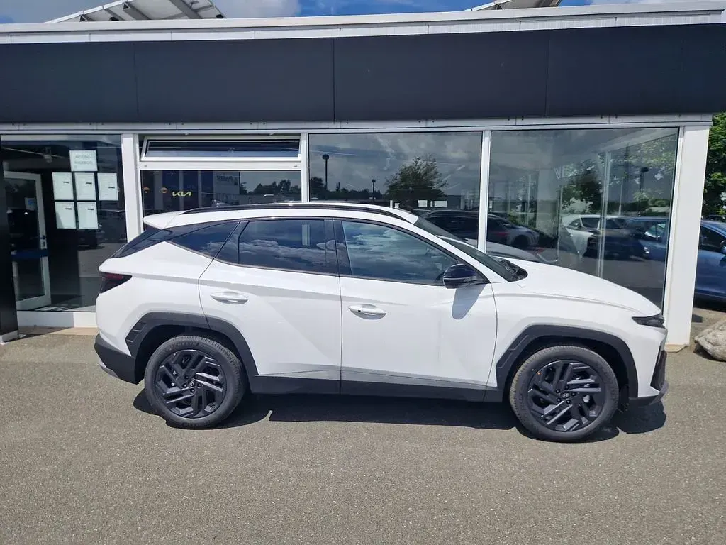 Neu Hyundai Tucson Edition 150 PS (110 kW) 2026 Weiß metallic SUV