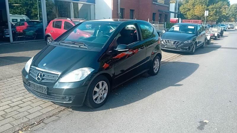 Schwarz Gebraucht 2009 Mercedes A160 Kleinwagen | 3.750 € (Fairer Preis) - Bild 1/4