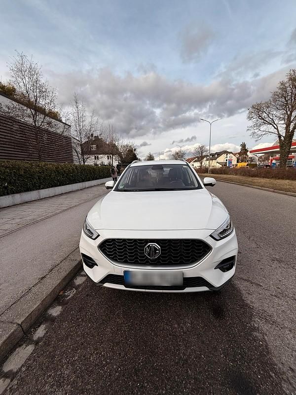 Gebraucht MG ZS Luxury 111 PS (81 kW) 2024 Weiß SUV