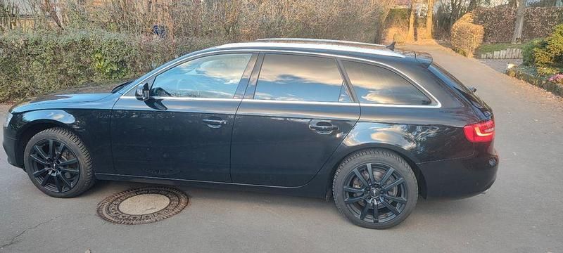 Schwarz Gebraucht 2014 Audi A4 Ambiente Kombi | 8.000 € (Guter Preis) - Bild 1/4