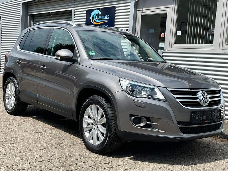 Grau Gebraucht 2009 VW Tiguan Sportline SUV | 8.800 € (Fairer Preis) - Bild 1/4