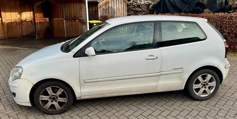 Weiß Gebraucht 2009 VW Polo United Kleinwagen | 900 € (Guter Preis) - Bild 1/4