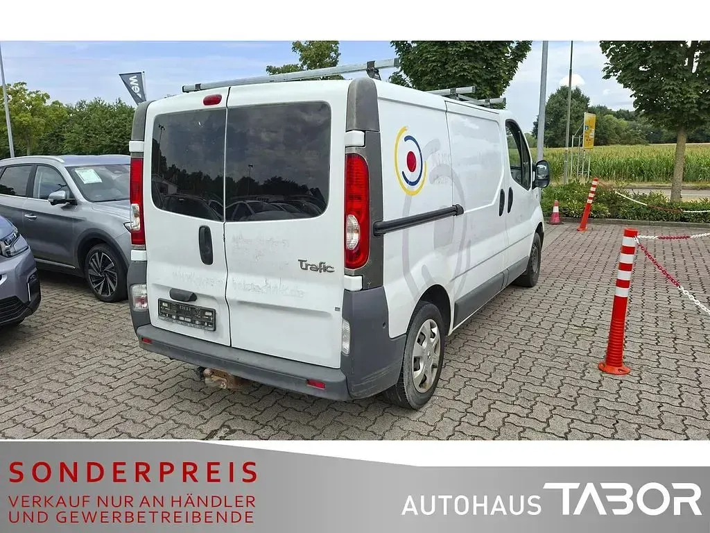 Gebraucht Renault Trafic 90 PS (66 kW) 2011 Weiss casablanca Van / Kleinbus