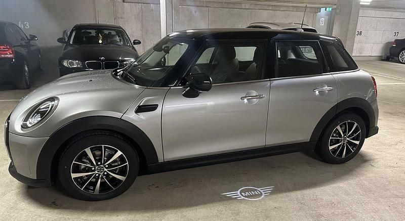 Gebraucht Mini Cooper Essential 136 PS (100 kW) 2023 Grau Kleinwagen