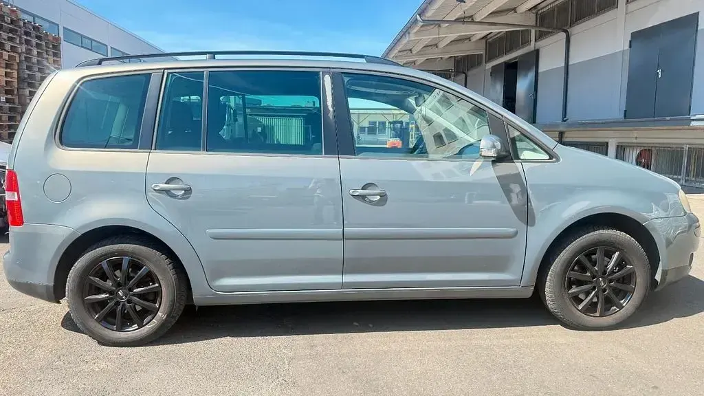 Gebraucht VW Touran Trendline 140 PS (102 kW) 2004 Grau Van / Kleinbus