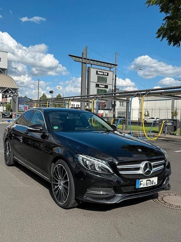 Schwarz Gebraucht 2014 Mercedes C250 Limousine | 17.990 € (Fairer Preis) - Bild 1/4