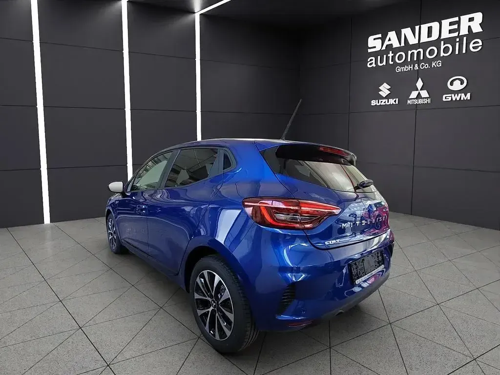 Neu Mitsubishi Colt Plus 91 PS (66 kW) 2025 Blau Limousine