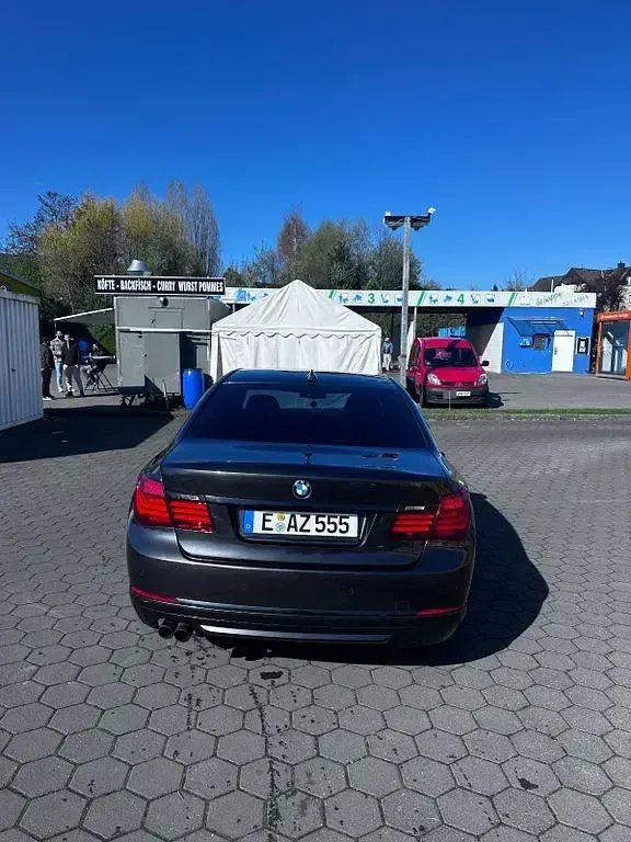 Usata BMW 730 258 CV (189 kW) 2014 Grigio Berlina