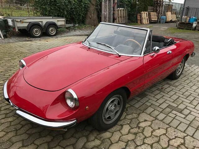 Gebraucht Alfa Romeo Spider 113 PS (83 kW) 1971 Rot Cabrio