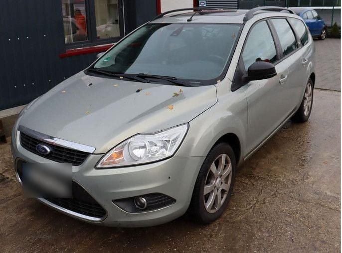 Grau Gebraucht 2010 Ford Focus Ghia Kombi | 3.000 € (Guter Preis) - Bild 1/4