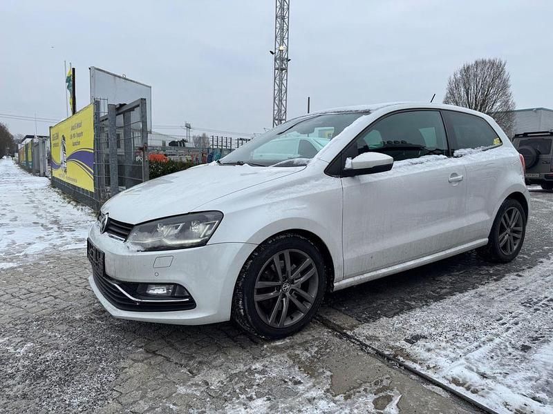 Weiß Gebraucht 2017 VW Polo Highline Kleinwagen | 10.400 € (Fairer Preis) - Bild 1/4
