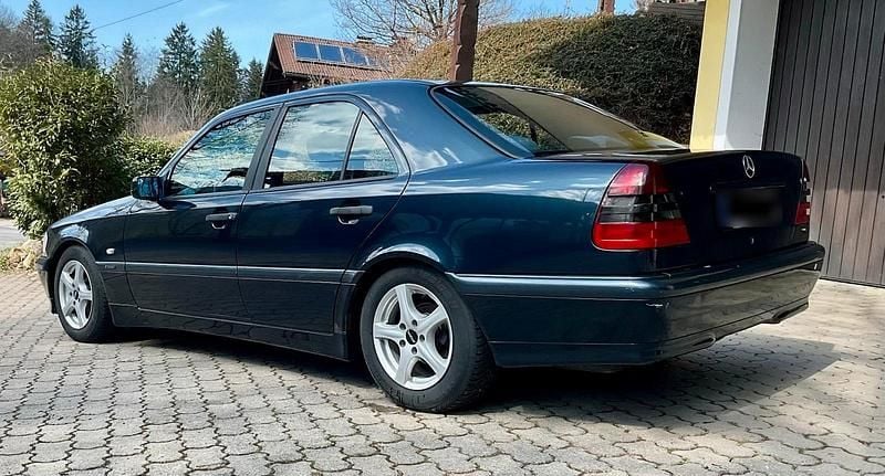 Gebraucht Mercedes C180 122 PS (89 kW) 1998 Schwarz Limousine