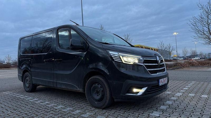 Gebraucht Renault Trafic 150 PS (110 kW) 2023 Schwarz Van / Kleinbus