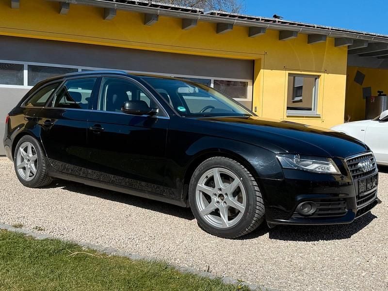 Gebraucht Audi A4 160 PS (117 kW) 2012 Schwarz Kombi