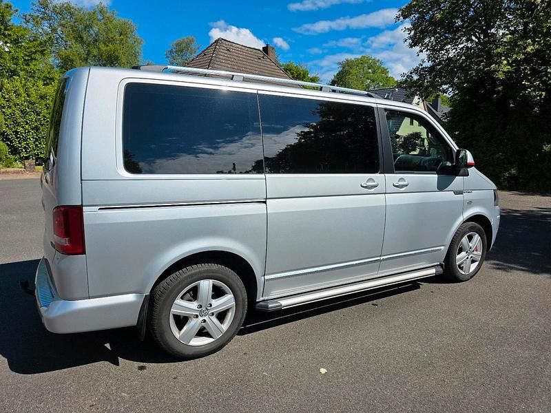 Gebraucht VW Multivan Highline 179 PS (131 kW) 2010 Silber Van