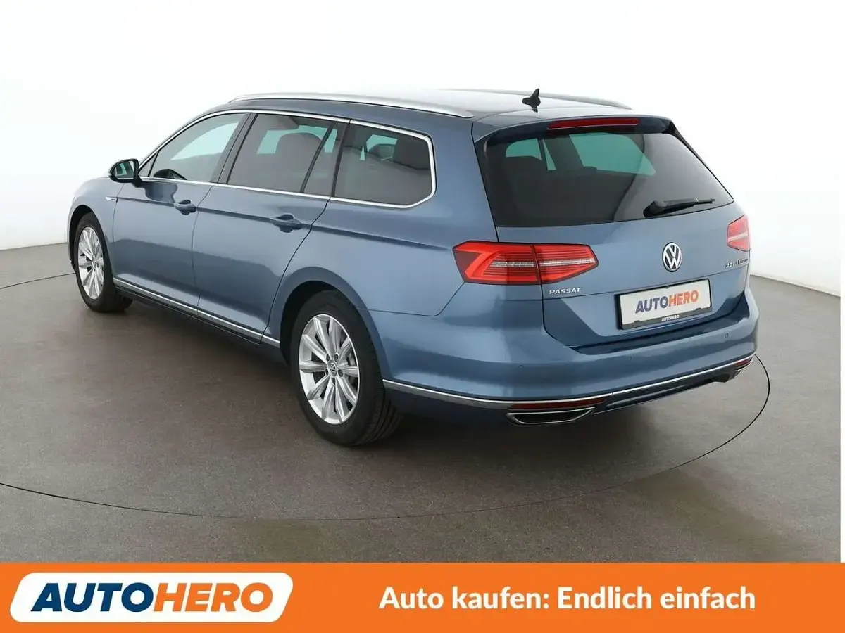 Gebraucht VW Passat Highline 239 PS (175 kW) 2015 Harvard blue Kombi