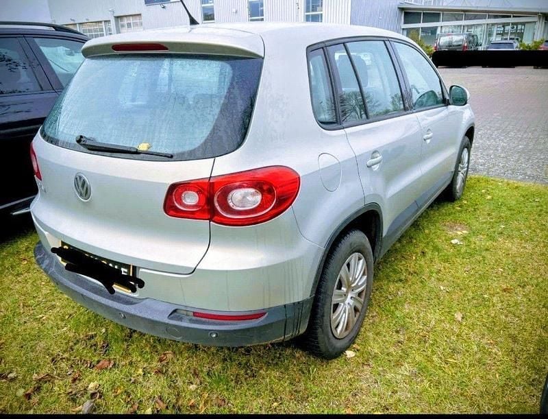 Gebraucht VW Tiguan Trendline 150 PS (110 kW) 2010 Gold SUV