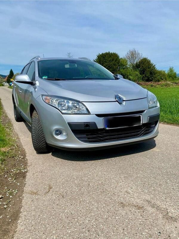 Silber Gebraucht 2012 Renault Mégane GrandTour Dynamique Kombi | 3.900 € (Fairer Preis) - Bild 1/4