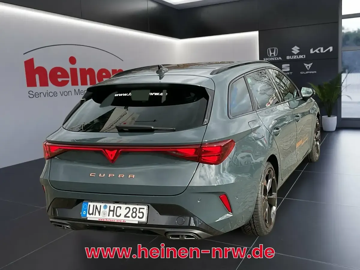 Usata Cupra Leon 150 CV (110 kW) 2025 Blu Berlina