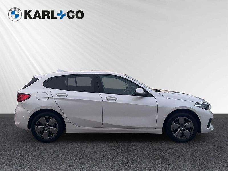 Gebraucht BMW 118 Advantage 150 PS (110 kW) 2021 Mineralweiss metallic Kleinwagen