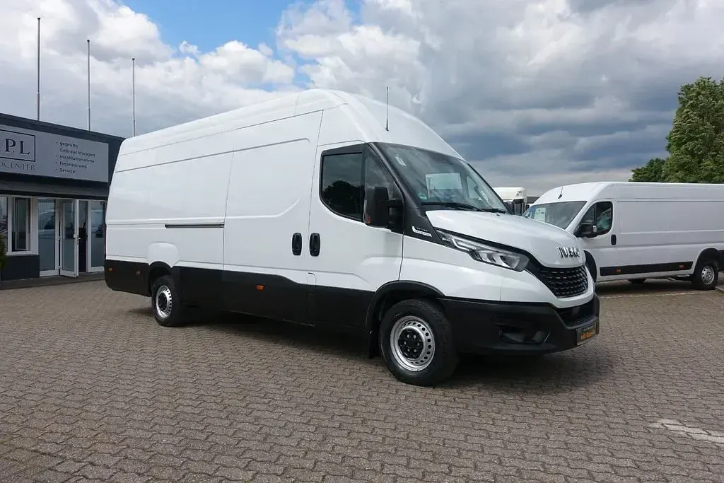 Occasion Iveco Daily 179 ch (131 kW) 2020 Blanc Monospace