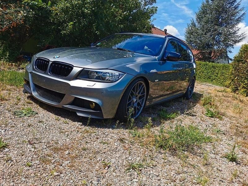 Gebraucht BMW 330 Performance 272 PS (200 kW) 2011 Grau Kombi