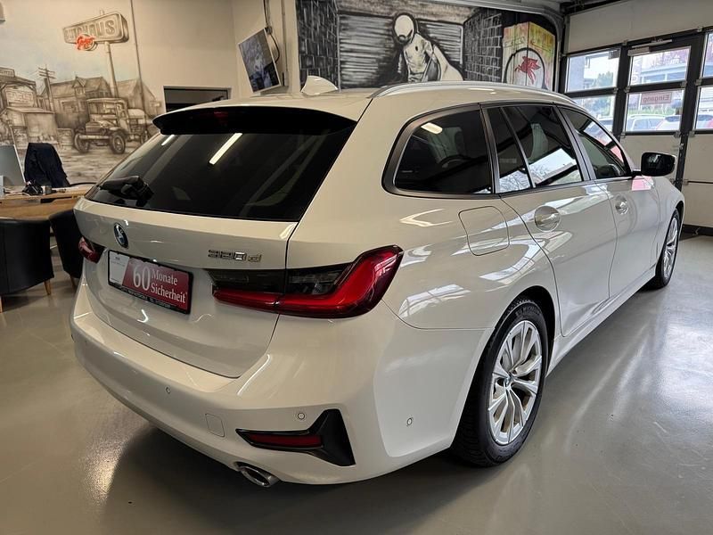 Gebraucht BMW 320 Advantage 190 PS (139 kW) 2020 Weiß Kombi