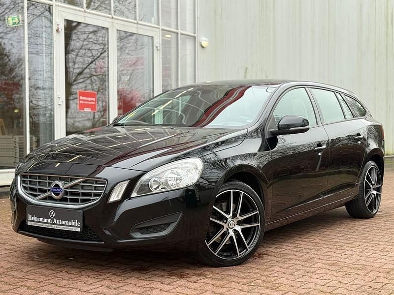 Gebraucht Volvo V60 Kinetic 114 PS (83 kW) 2011 Schwarz Kombi